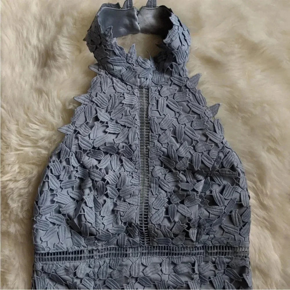 Bardot Gemma Dress in Dusty Blue 4 Revolve Lacy Classy Embroidered Floral EUC - Picture 6 of 12